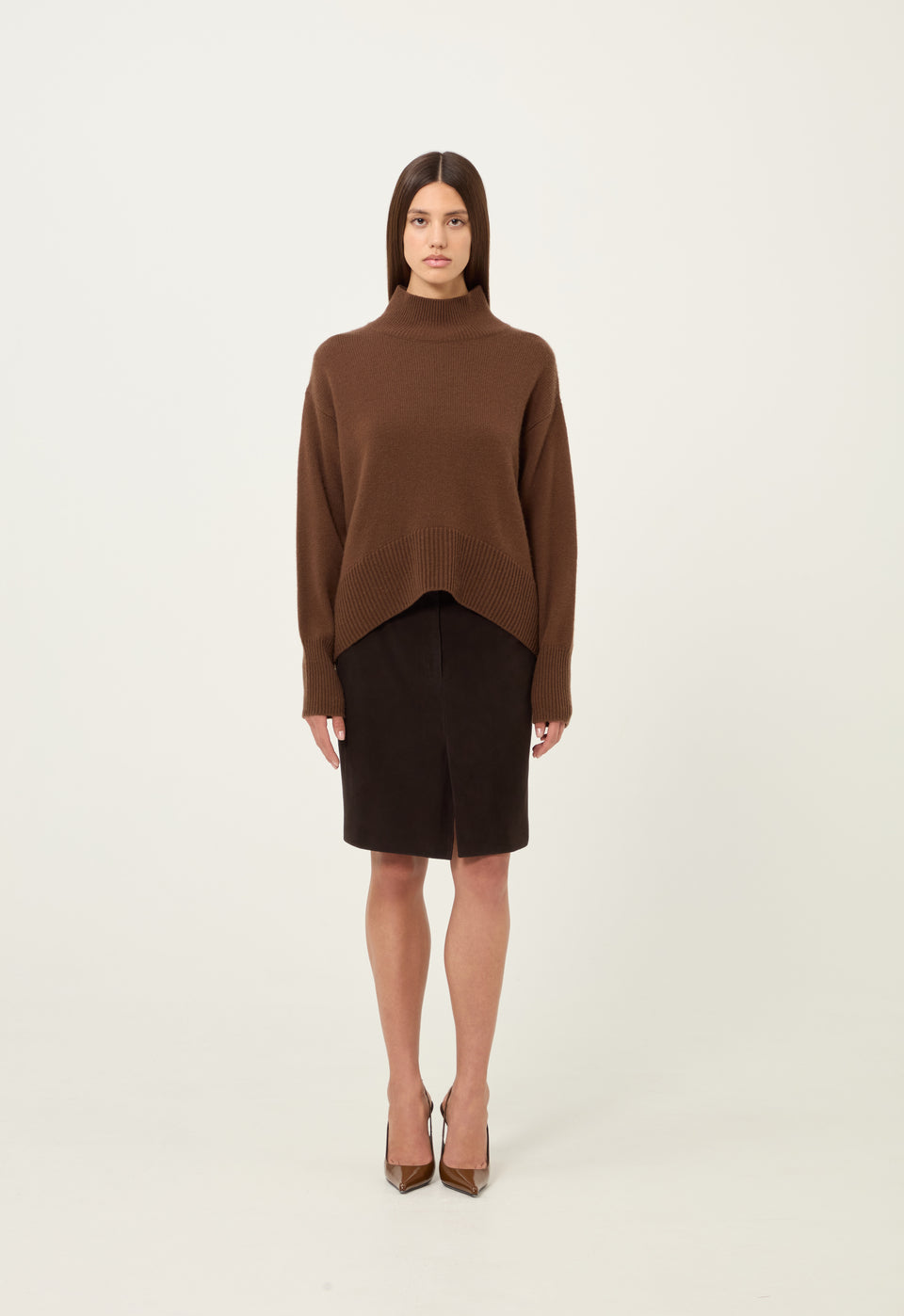 Cashmere Roll Neck Jumper in Brown