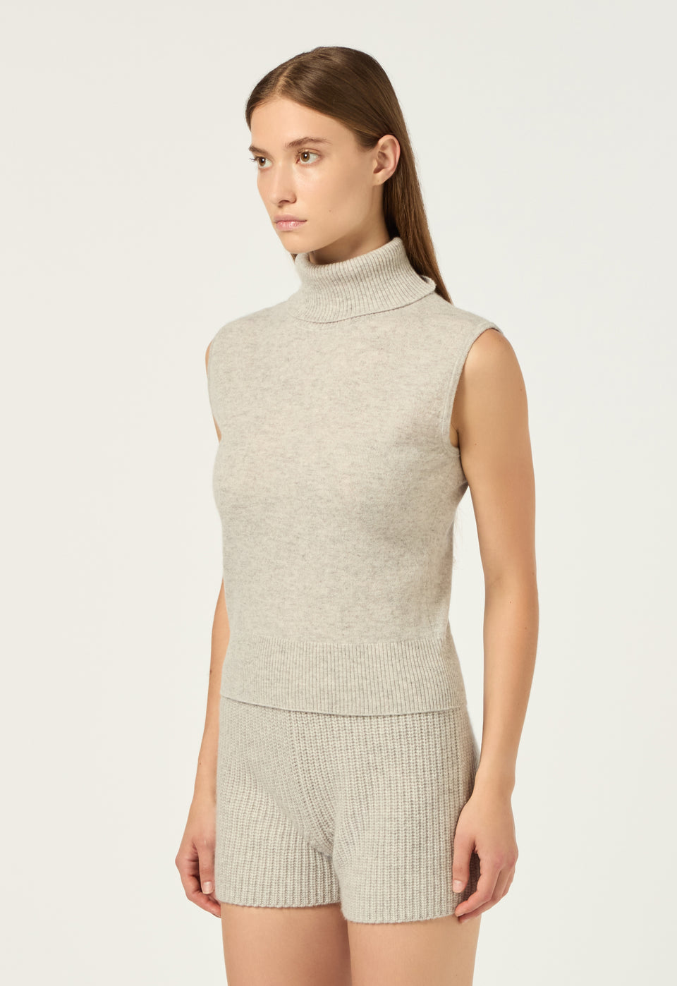 Cashmere Sleeveless Roll Neck Top in Grey